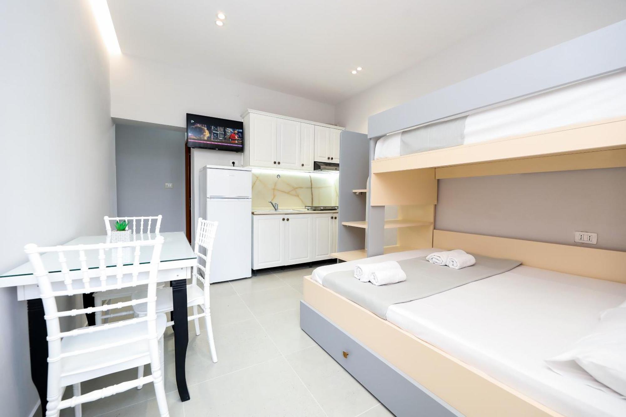 Vila Feliz - Premium Rooms With Free Private Parking Vlore Ngoại thất bức ảnh