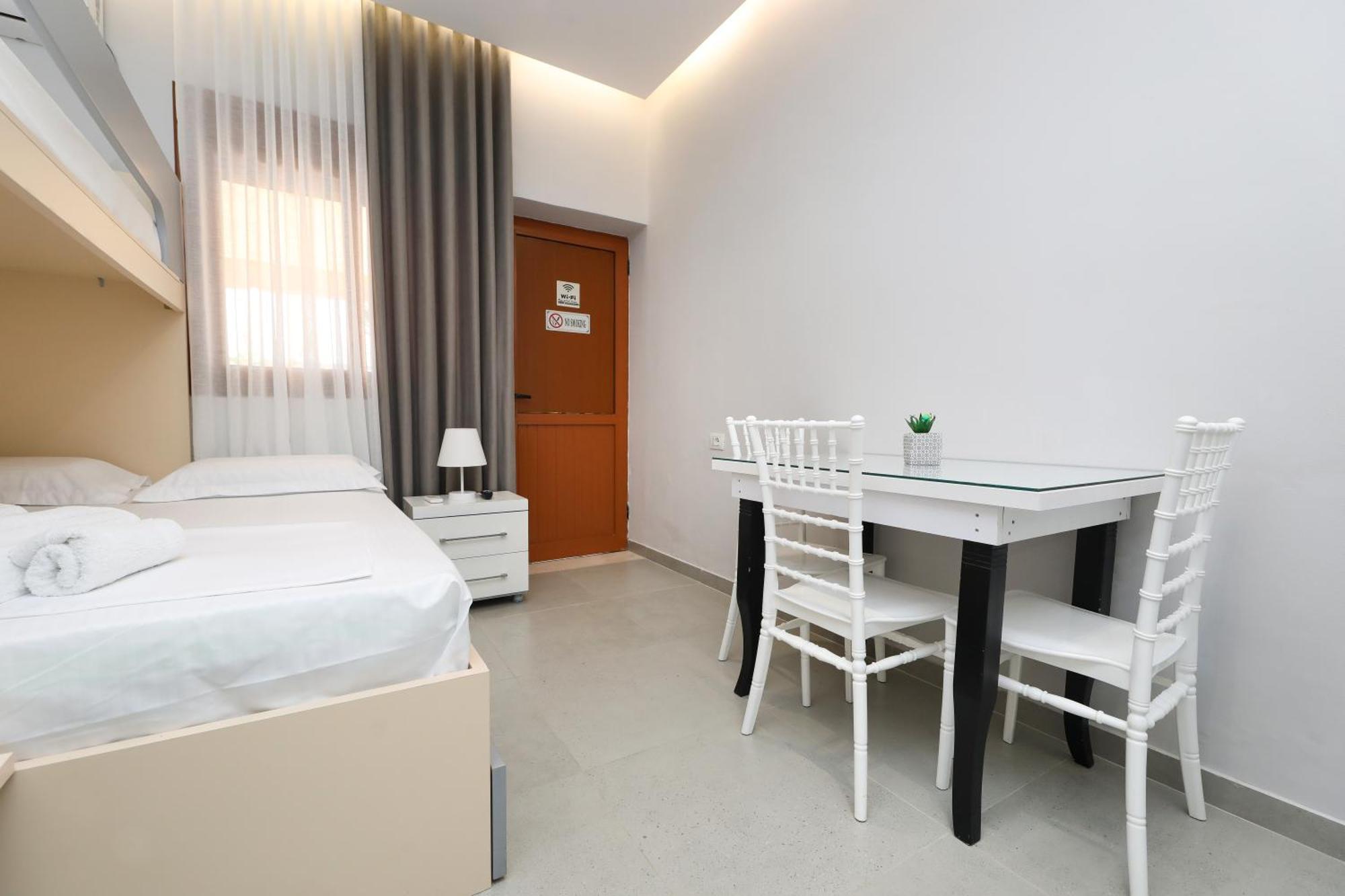 Vila Feliz - Premium Rooms With Free Private Parking Vlore Ngoại thất bức ảnh