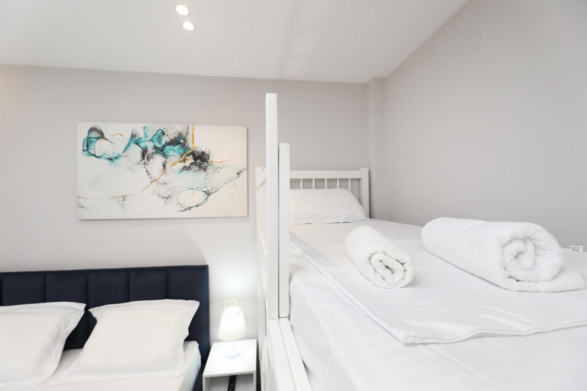 Vila Feliz - Premium Rooms With Free Private Parking Vlore Ngoại thất bức ảnh